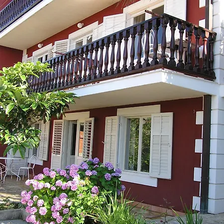 Πανσιόν La Casa Di Elisa Χβαρ
