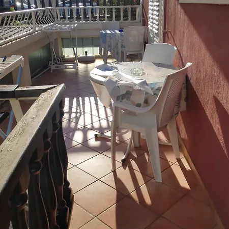 La Casa Di Elisa Πανσιόν Χβαρ