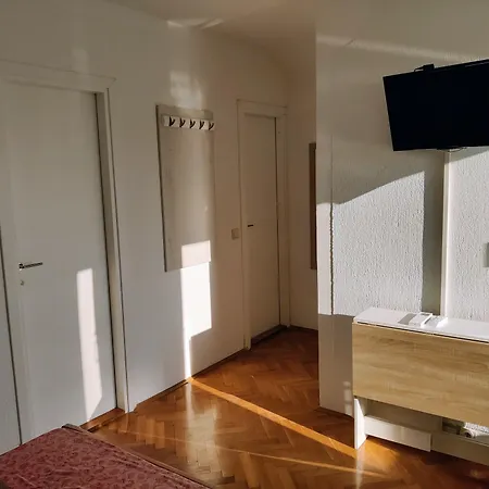 La Casa Di Elisa Πανσιόν 3*